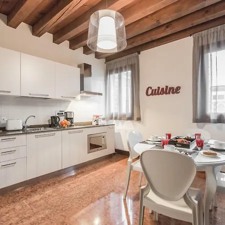 Ca' Del Monastero 6 Collection Chic For 4 Guests With Lift *
