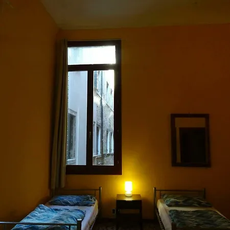 Hostal Youth Palace