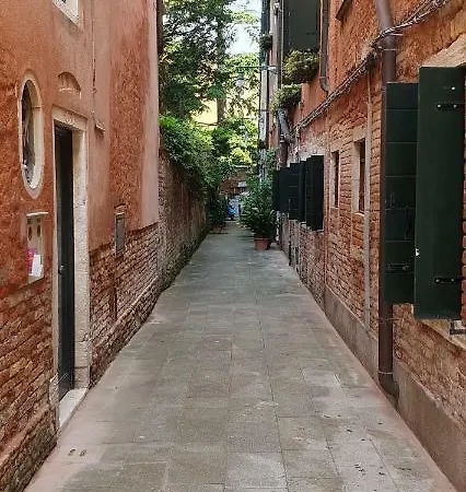 Ca' Del Brocchi 2*