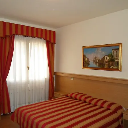 Hotel Tito 3*
