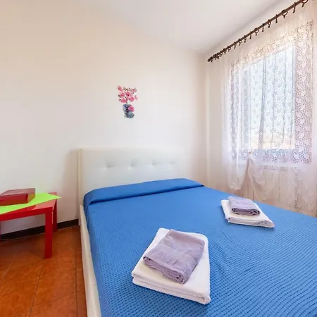 Apartment Near Station Santa Lucia Two Bedroom