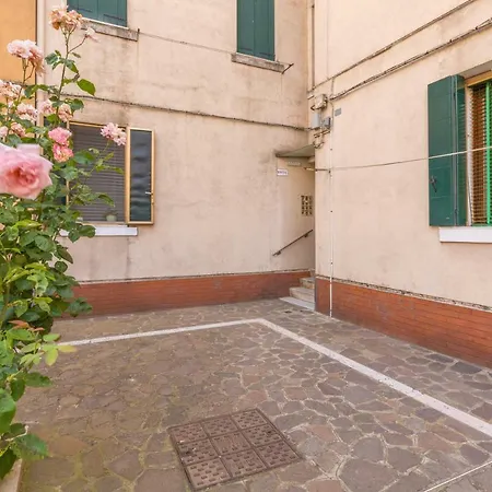 Apartment Near Station Santa Lucia Two Bedroom
