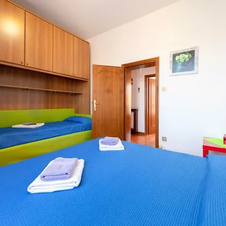 Near Station Santa Lucia Two Bedroom Apartment Venice