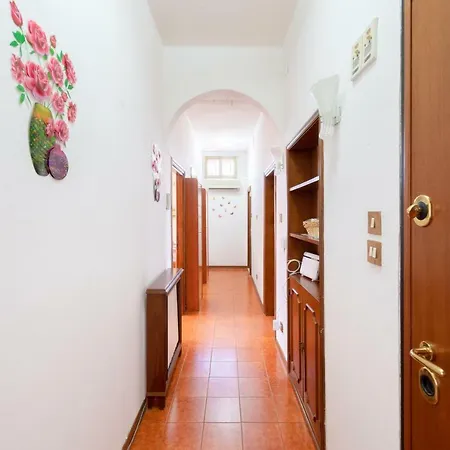 Near Station Santa Lucia Two Bedroom Apartment *