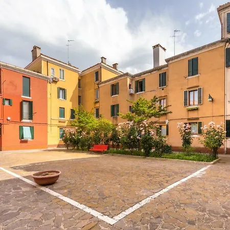 Near Station Santa Lucia Two Bedroom Apartment *
