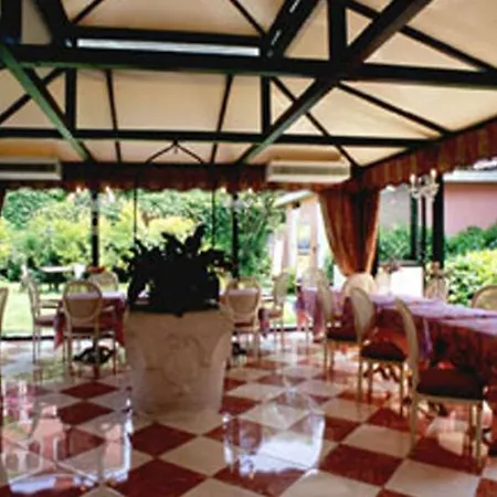 Tre Archi Hotel 3*