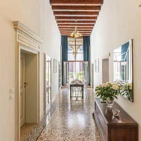 Ca' Romantica Terrace Apartment