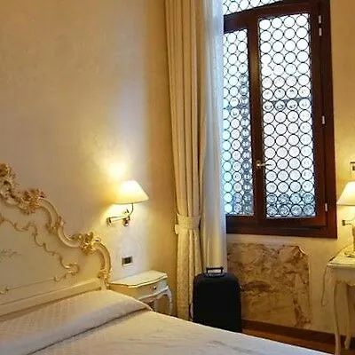 Отель Torino Венеция
