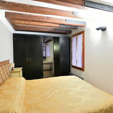 Mater Domini Apartment *