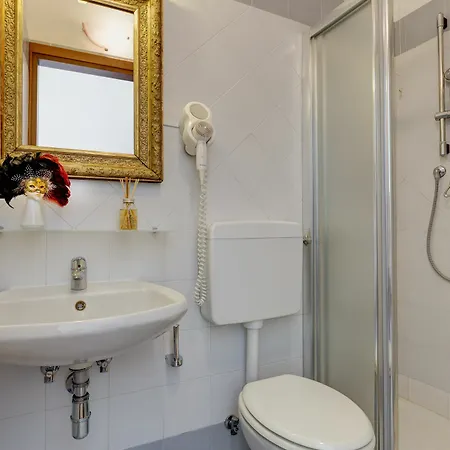 San Samuele Hotel *