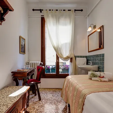 Hotel San Samuele *