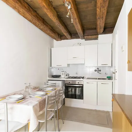Apartment Calle Sacrestia