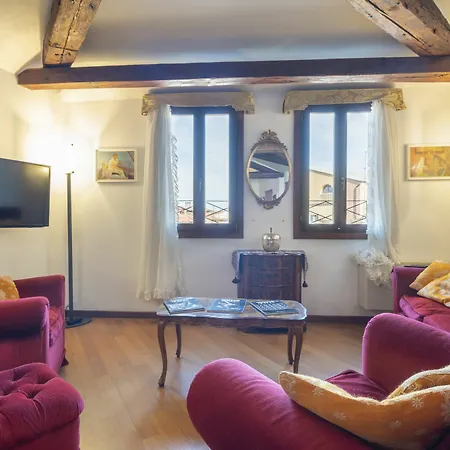 Ve.n.i.ce Cera Angels' Attic Venice