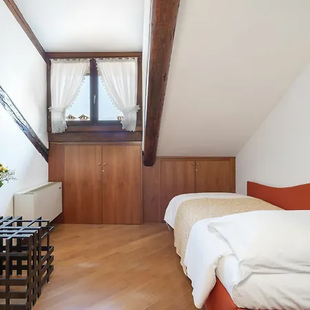 Ve.n.i.ce Cera Angels' Attic *