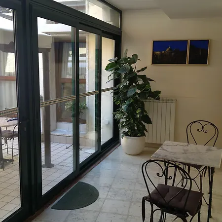 Herion Guest house 2*