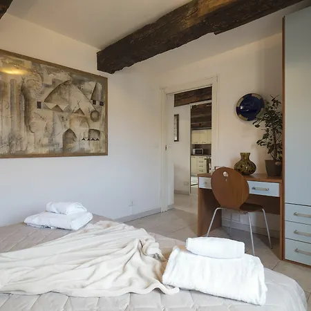 Smeraldo Apartment *