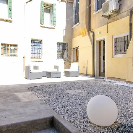 Ca' Fota Apartment