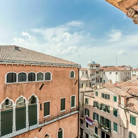 Regina Vittoria Apartment