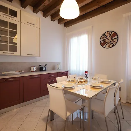 Venetian Style 1