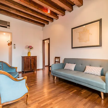 Apartment Spirito Santo Canal View By Lionhost Venice