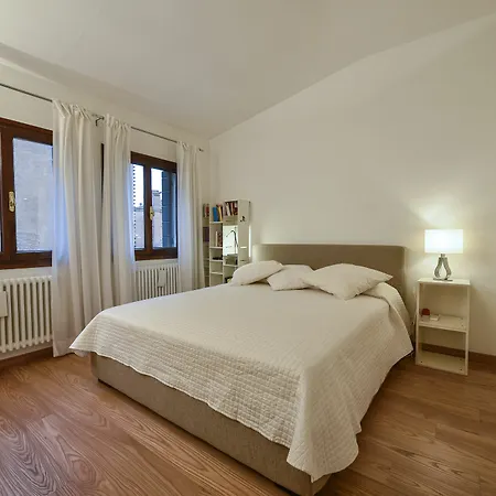 Santa Maria Formosa Apartment
