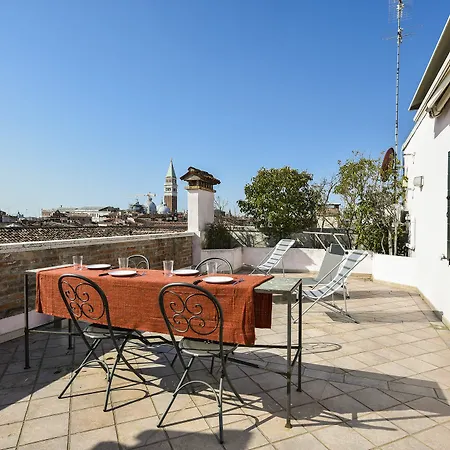 Santa Maria Formosa Apartment *