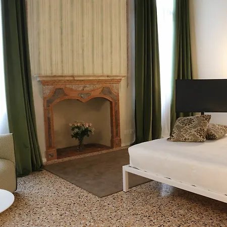 Palazzo Vendramin Costa