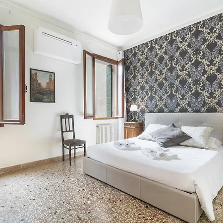 Appartamento Rio Terra' Canal View Venezia