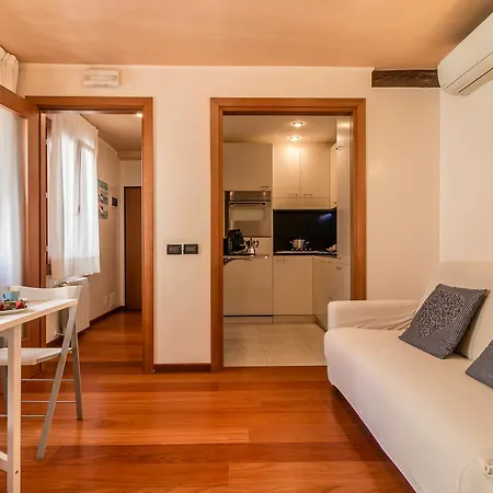 Apartment The Star Close To Biennale & Arsenale *