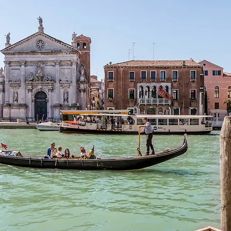 Admiral Emo Palace Over Canal Grande Apartment *