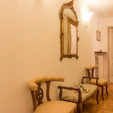Apartment Admiral Emo Palace Over Canal Grande