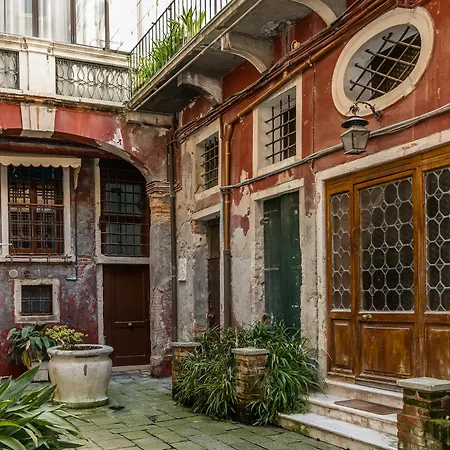 Admiral Emo Palace Over Canal Grande *