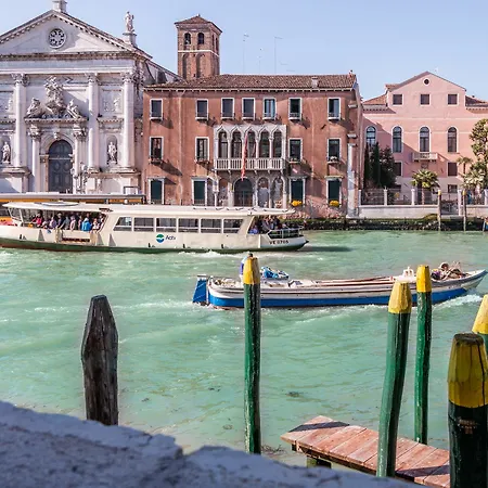 Admiral Emo Palace Over Canal Grande