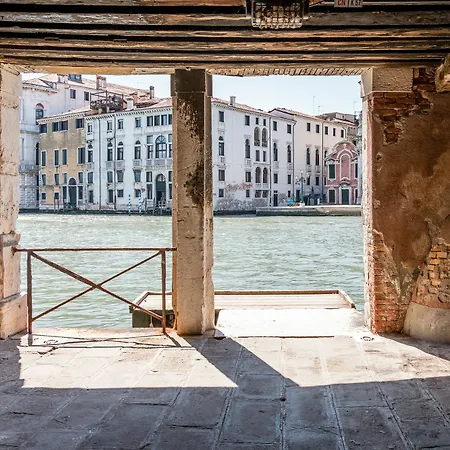 Admiral Emo Palace Over Canal Grande Apartment *