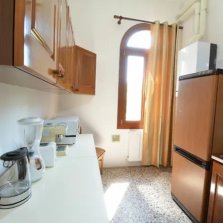 William Apartment *