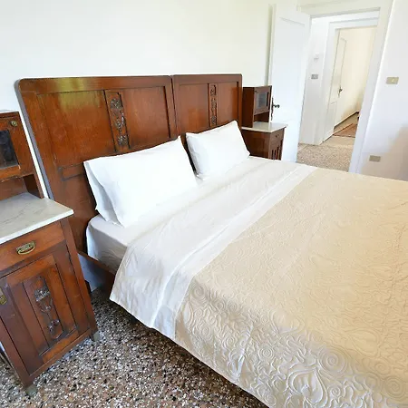 William Apartment
