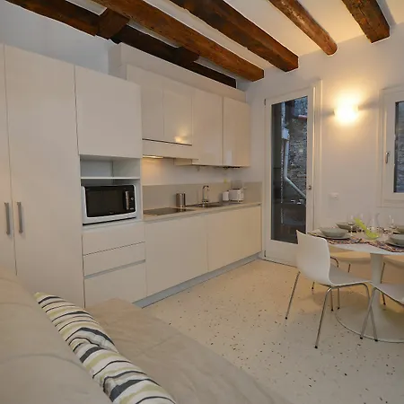 Guggenheim Museum, Cool, 4Pax Apartment *