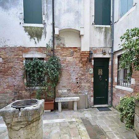 Nicole Apartment Venice