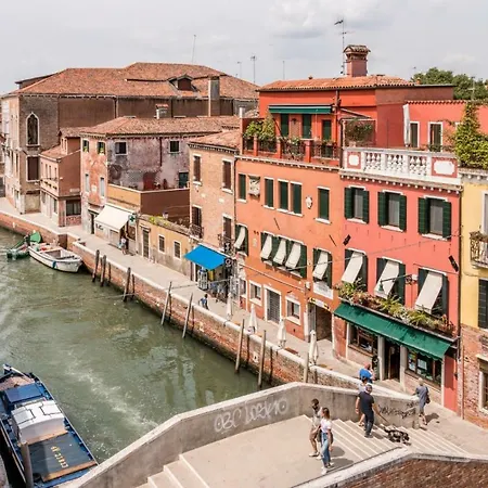 Carmini Canal View And Balcony With Lift * Venice