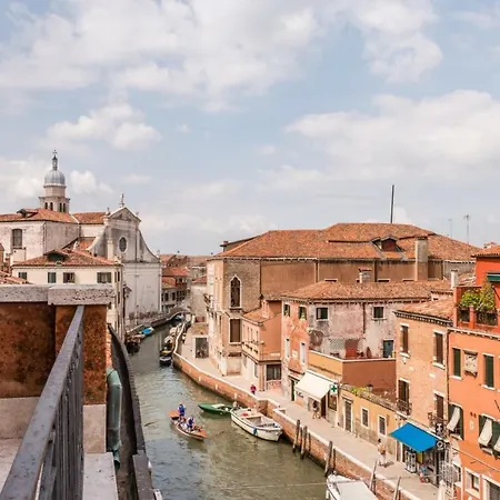 Apartment Carmini Canal View And Balcony With Lift