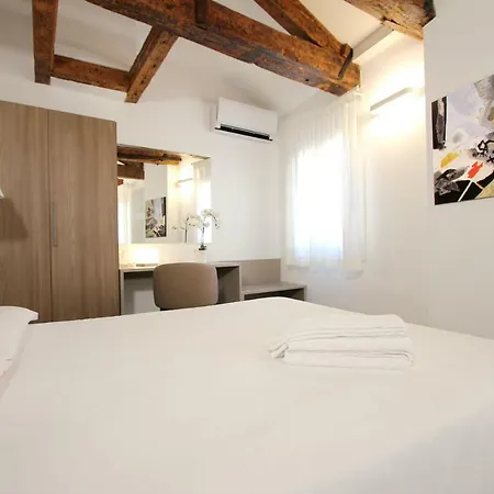 Apartment Degli Artisti *