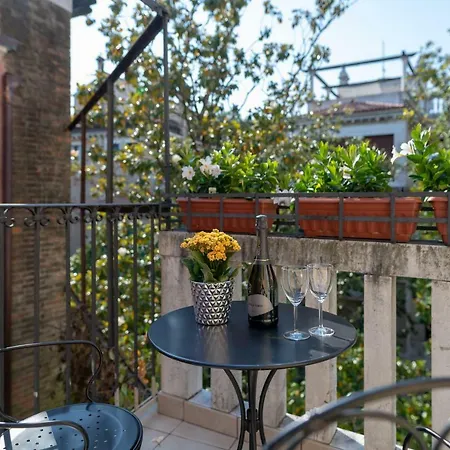 San Samuele Apartment Venice