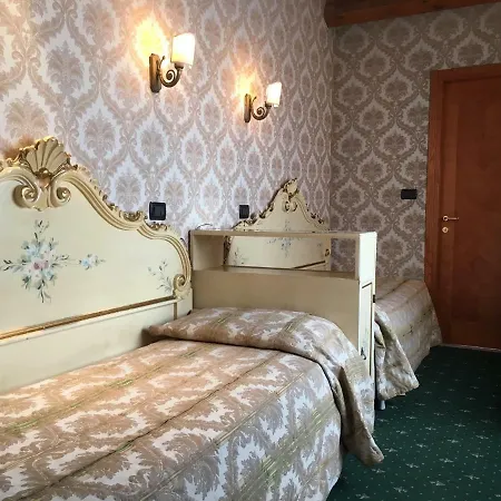 Gorizia A La Valigia 3* Venedig