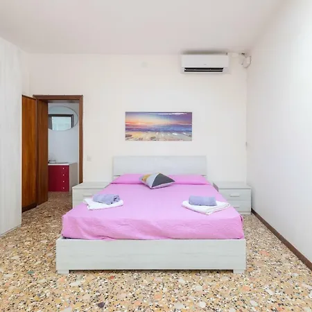 Apartment Lovely Canal View Venice