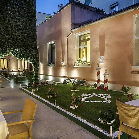 Ai Mori D'oriente Hotel 4*