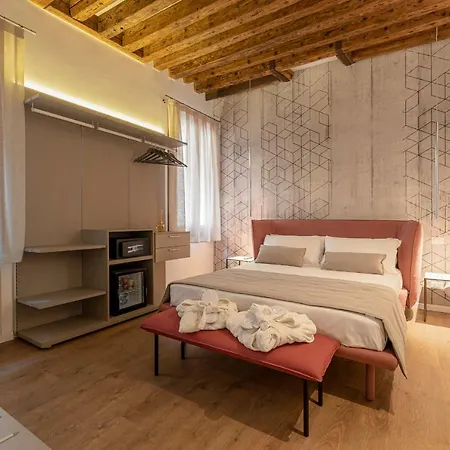 La Finestra Sulle Beccarie Guest house 2*