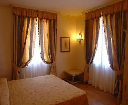 Laguna Hotell 4*