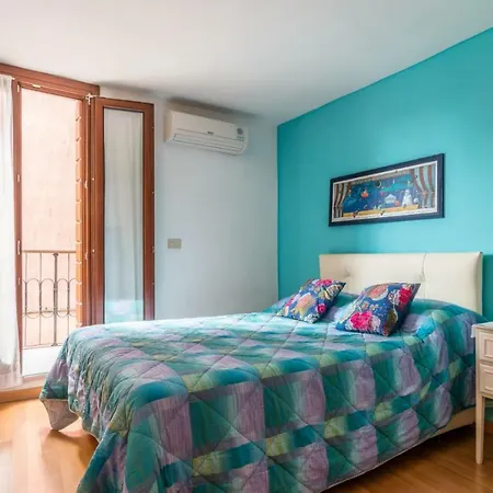 The Venetian Canal View Apartment