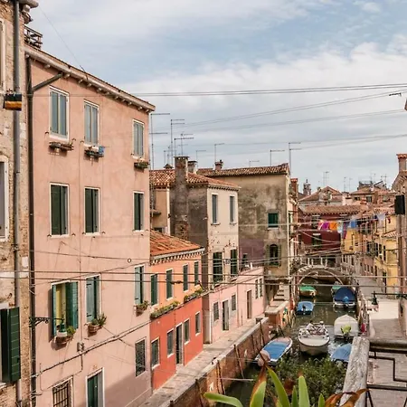 The Venetian Canal View Apartment