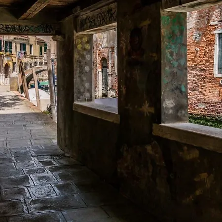 Apartment The Venetian Canal View